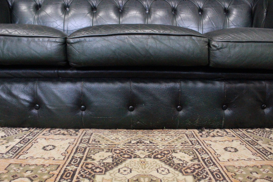 979_Divano_Sofa_Chester_Chesterfield_club_tre_posti_3_three_seater_leather_pelle_verde_nerastro_green_black_originale_original_english_inglese_UK_4