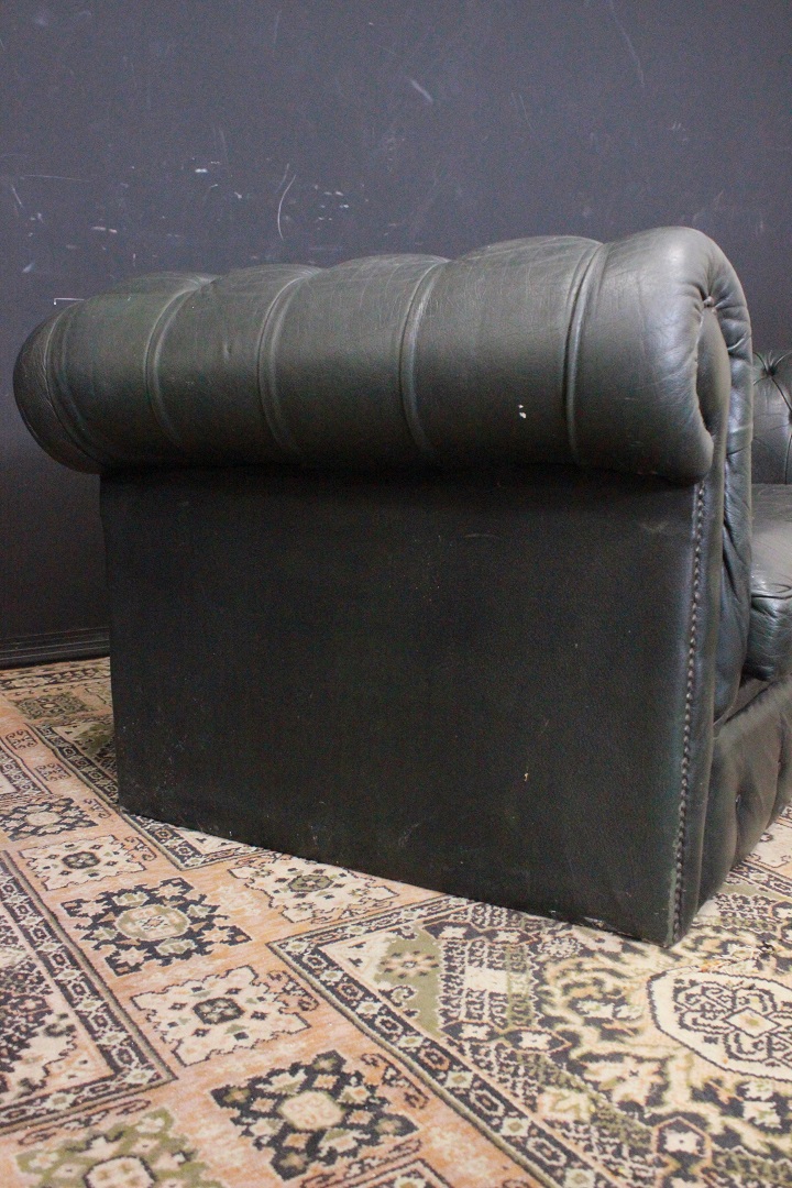 979_Divano_Sofa_Chester_Chesterfield_club_tre_posti_3_three_seater_leather_pelle_verde_nerastro_green_black_originale_original_english_inglese_UK_6