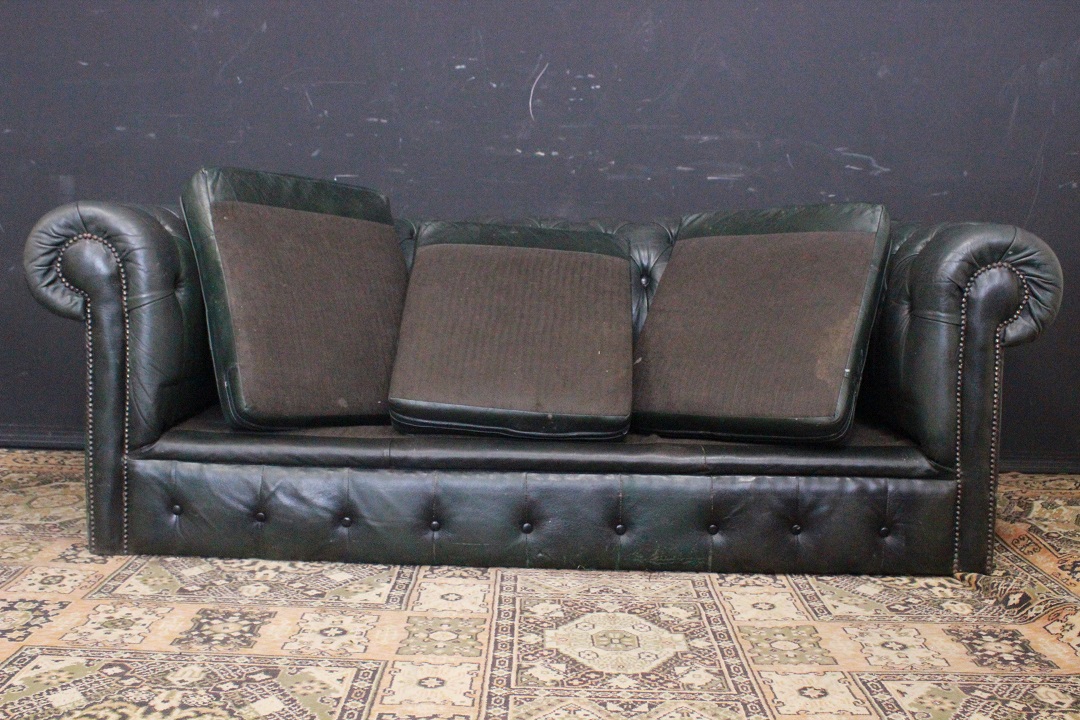 979_Divano_Sofa_Chester_Chesterfield_club_tre_posti_3_three_seater_leather_pelle_verde_nerastro_green_black_originale_original_english_inglese_UK_8