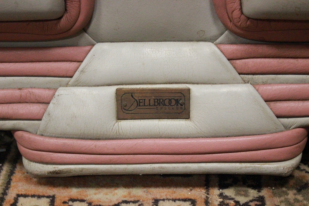 989_Divano_Sofa_Chester_Chesterfield_Dellbrook_3_tre_posti_three_seater_club_leather_pelle_bianco_scuro_rosa_pink_white_originale_original_english_inglese_UK_1
