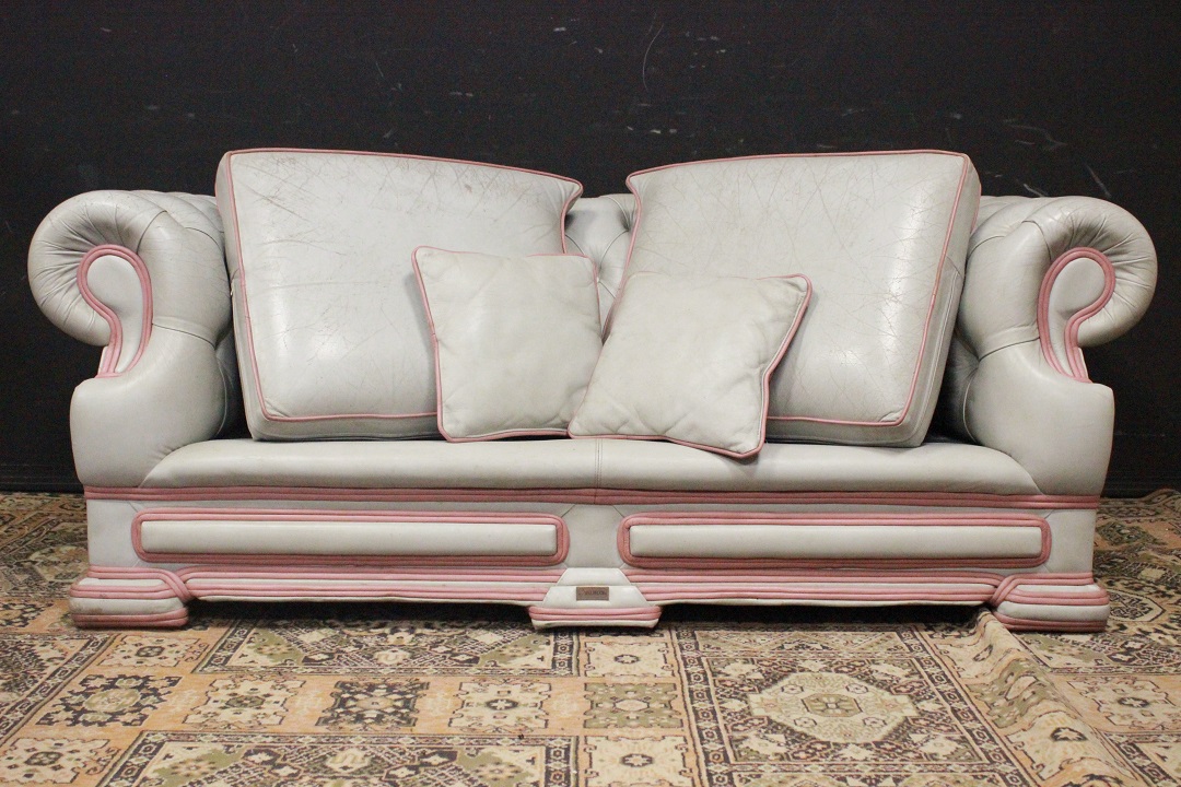 989_Divano_Sofa_Chester_Chesterfield_Dellbrook_3_tre_posti_three_seater_club_leather_pelle_bianco_scuro_rosa_pink_white_originale_original_english_inglese_UK_10