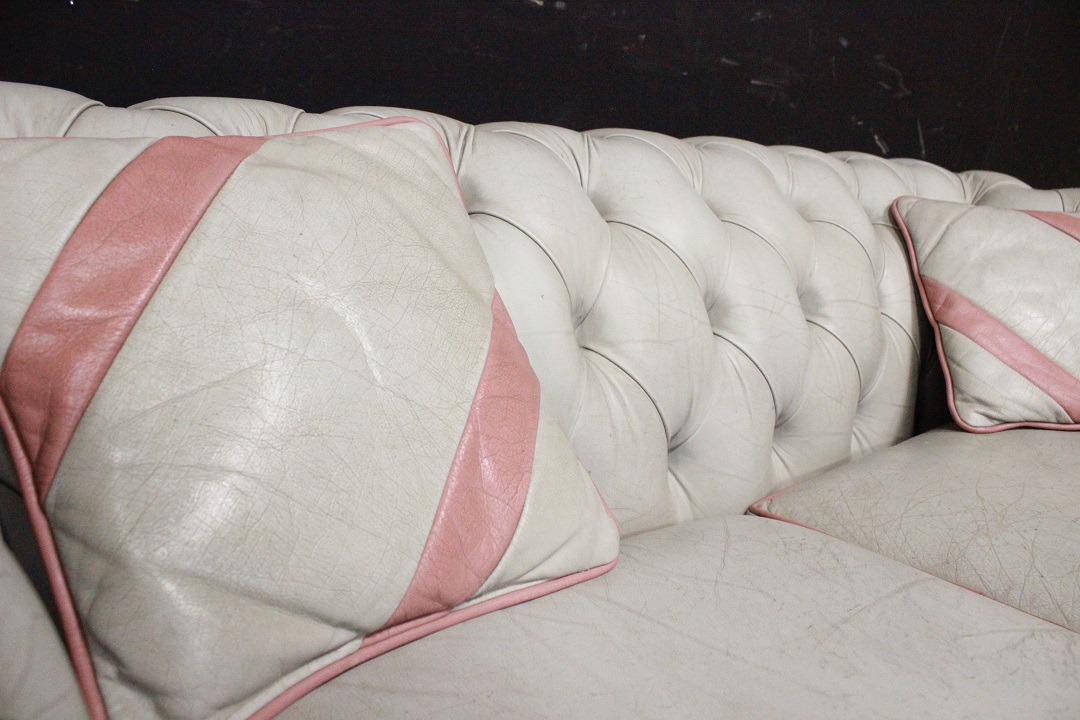 989_Divano_Sofa_Chester_Chesterfield_Dellbrook_3_tre_posti_three_seater_club_leather_pelle_bianco_scuro_rosa_pink_white_originale_original_english_inglese_UK_3