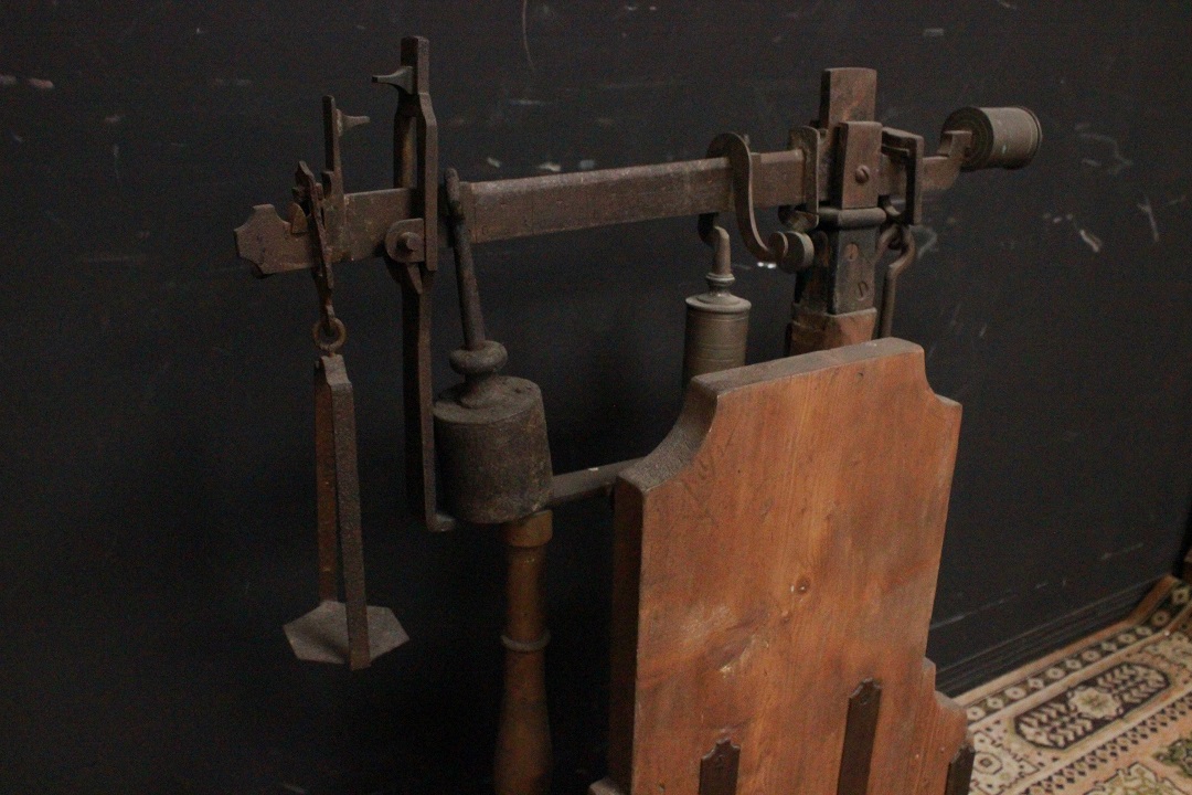 999_bilancia_pesa_in_legno_ferro_bassocunea_prima_metà_Novecento_Italia_italiana_ITA_10
