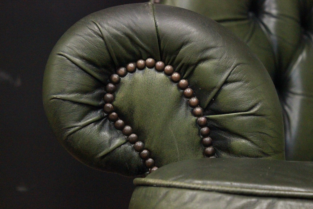 1001_Poltrona_Armchair_Chester_Chesterfield_bergere_leather_pelle_verde_oliva_green_originale_original_english_inglese_UK_1