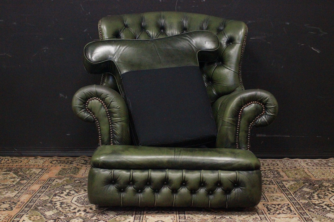 1001_Poltrona_Armchair_Chester_Chesterfield_bergere_leather_pelle_verde_oliva_green_originale_original_english_inglese_UK_10