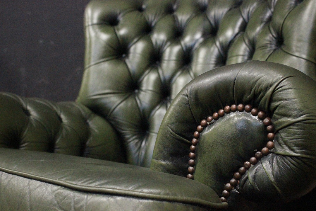 1001_Poltrona_Armchair_Chester_Chesterfield_bergere_leather_pelle_verde_oliva_green_originale_original_english_inglese_UK_4