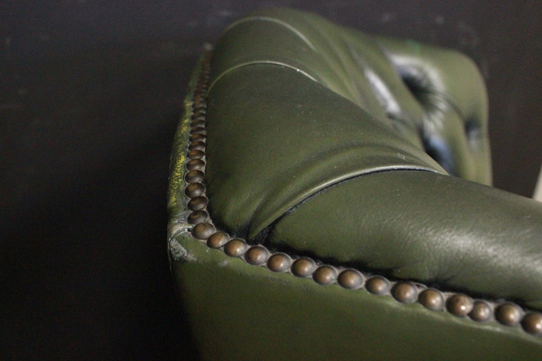 1001_Poltrona_Armchair_Chester_Chesterfield_bergere_leather_pelle_verde_oliva_green_originale_original_english_inglese_UK_9