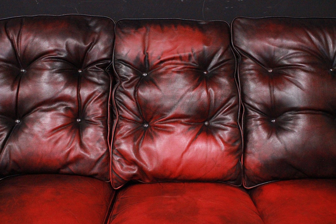 1003_Divano_Sofa_Chester_Chesterfield_bergere_leather_bordeaux_pelle_originale_original_english_inglese_UK_1