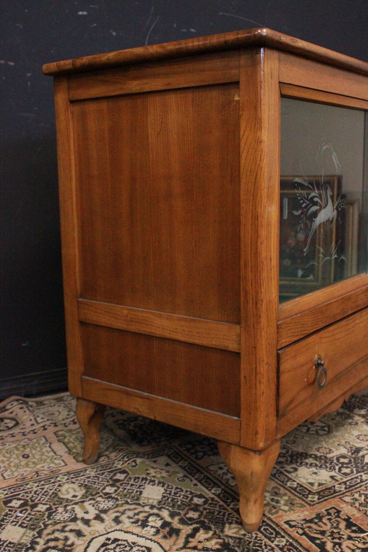 1013_mobile_vetrina_vetro_decorato_cassetti_legno_chiaro_seconda_metà_Novecento_italiano_Italia_ITA_8