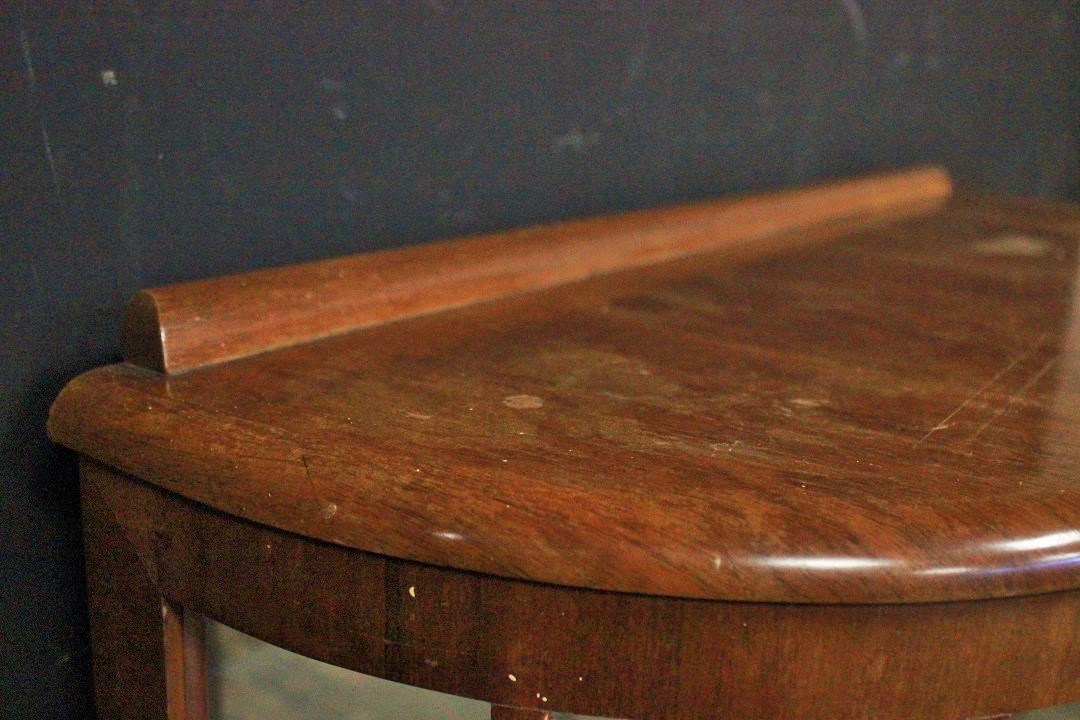 Vetrinetta inglese da parete in legno chiaro (020) – Divani originali  Chesterfield Brescia vendita e noleggio