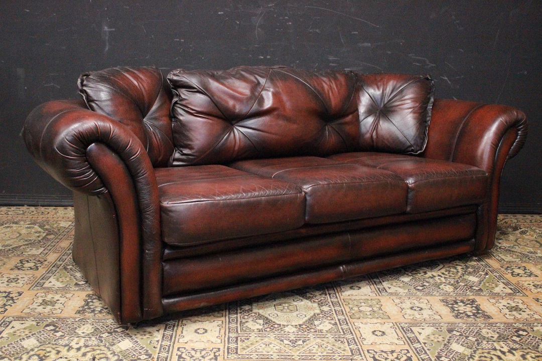 113_Divano_Sofa_Chester_Chesterfield_club_leather_pelle_marrone_rossiccio_tre_3P_posti_three_seater_originale_original_Brescia_Roncadelle_english_inglese_UK_0
