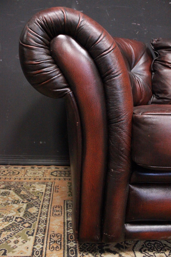 113_Divano_Sofa_Chester_Chesterfield_club_leather_pelle_marrone_rossiccio_tre_3P_posti_three_seater_originale_original_Brescia_Roncadelle_english_inglese_UK_1