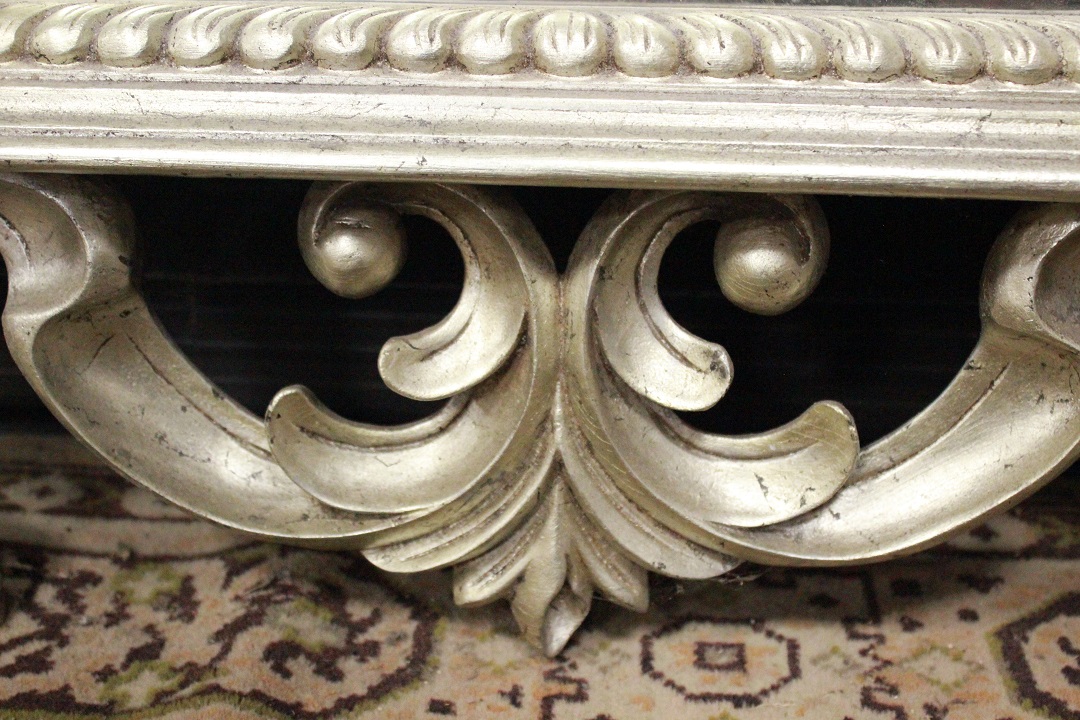 361_specchiera_specchio_da_appendere_legno_scolpito_argentato_vetro_molato_cornice_fine_XX_inizio_XXI_secolo_asiatica_inglese_UK_3