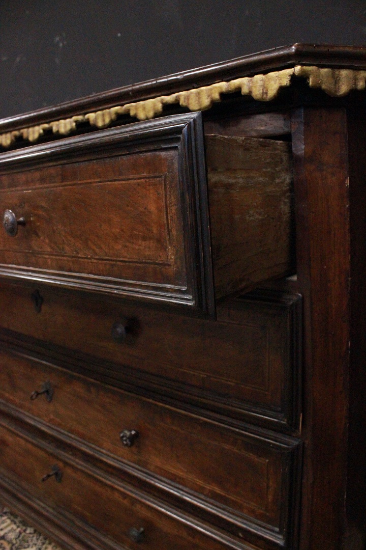 1053_cassettone_mobile_4_quattro_cassetti_XVII_secolo_legno_noce_Lombardia_italiano_Italia_ITA_16