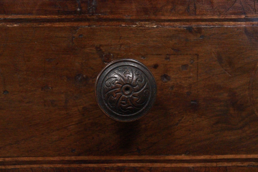 1053_cassettone_mobile_4_quattro_cassetti_XVII_secolo_legno_noce_Lombardia_italiano_Italia_ITA_2