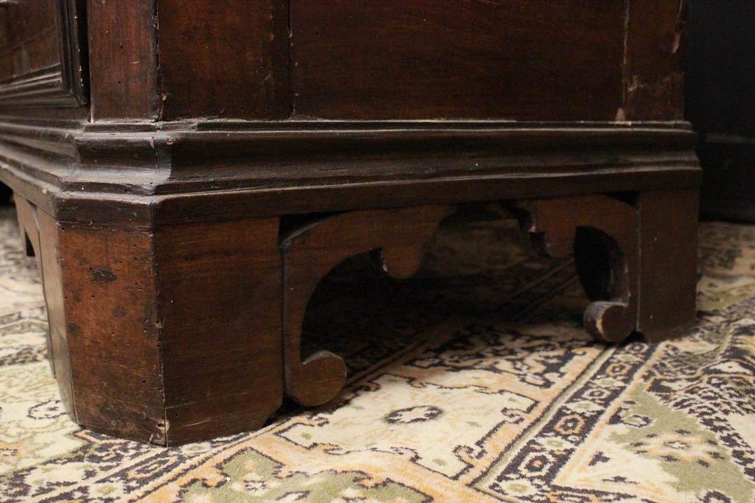 1053_cassettone_mobile_4_quattro_cassetti_XVII_secolo_legno_noce_Lombardia_italiano_Italia_ITA_20