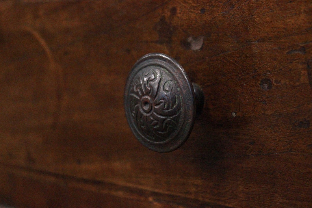 1053_cassettone_mobile_4_quattro_cassetti_XVII_secolo_legno_noce_Lombardia_italiano_Italia_ITA_8