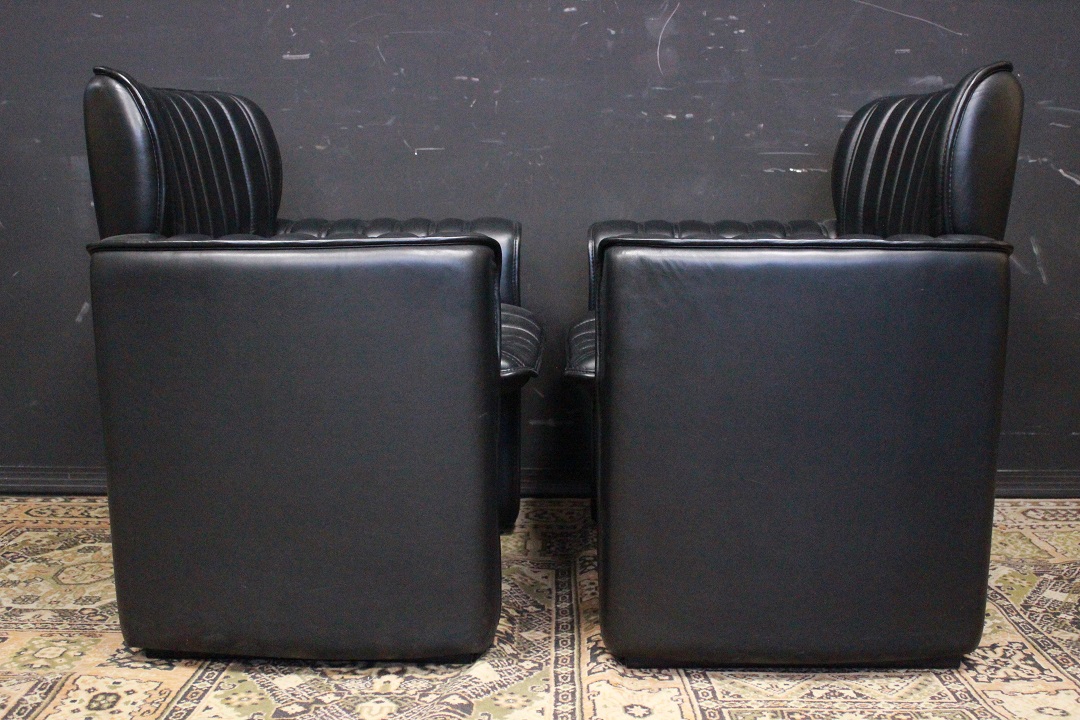 825_coppia_poltrona_armchair_double_due_2_pelle_nera_nero_black_leather_seduta_cucita_4