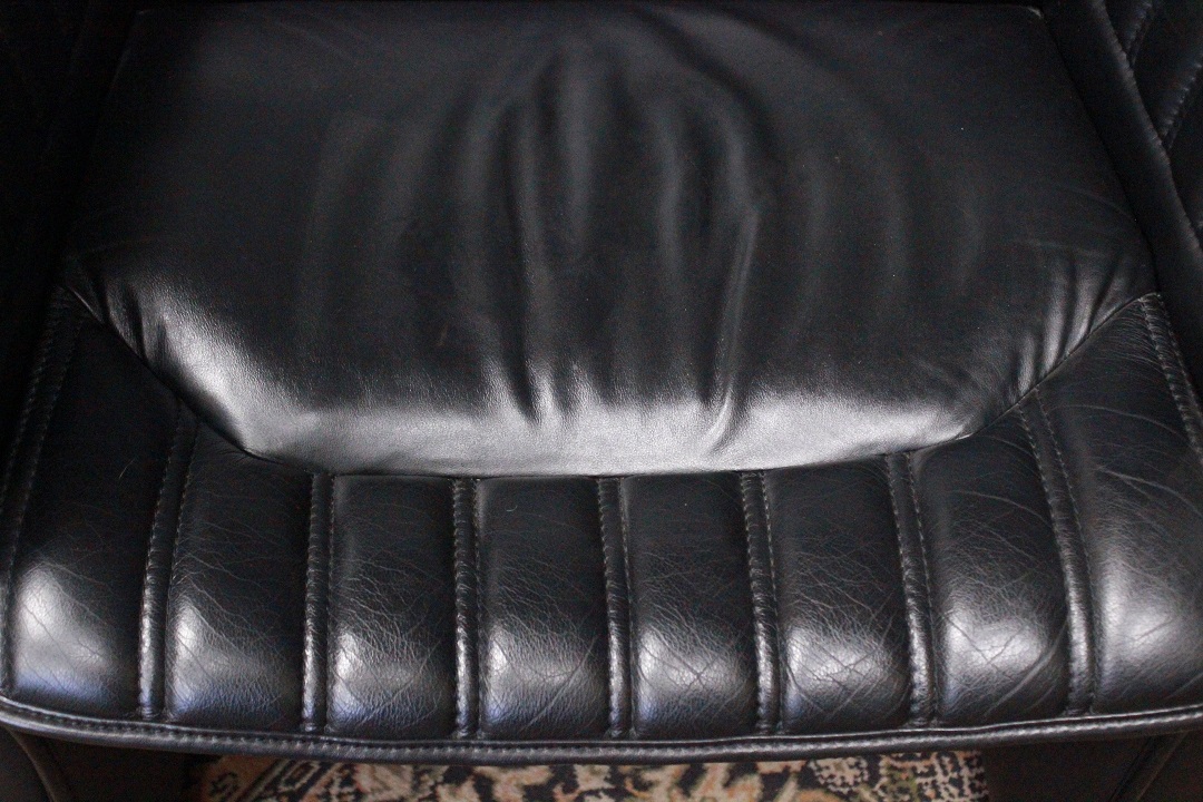 825_coppia_poltrona_armchair_double_due_2_pelle_nera_nero_black_leather_seduta_cucita_5