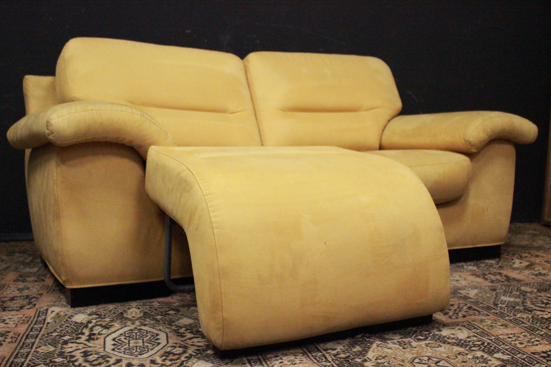 1080_divano_sofa_nuovo_esposizione_tessuto_microfibra_giallo_pouf_mobile_tre_posti_3_italiano_Italia_ITA_0