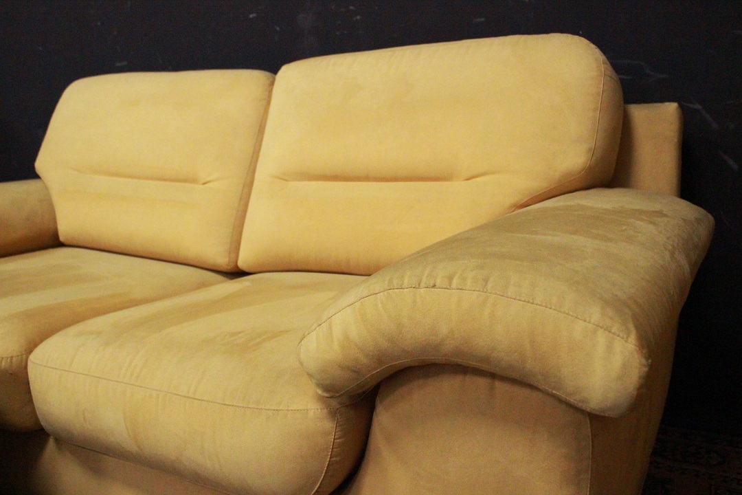 1080_divano_sofa_nuovo_esposizione_tessuto_microfibra_giallo_pouf_mobile_tre_posti_3_italiano_Italia_ITA_12
