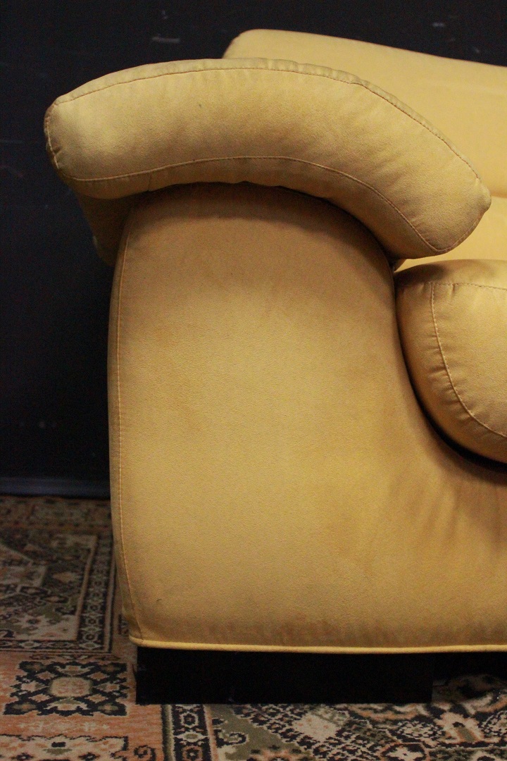 1080_divano_sofa_nuovo_esposizione_tessuto_microfibra_giallo_pouf_mobile_tre_posti_3_italiano_Italia_ITA_2