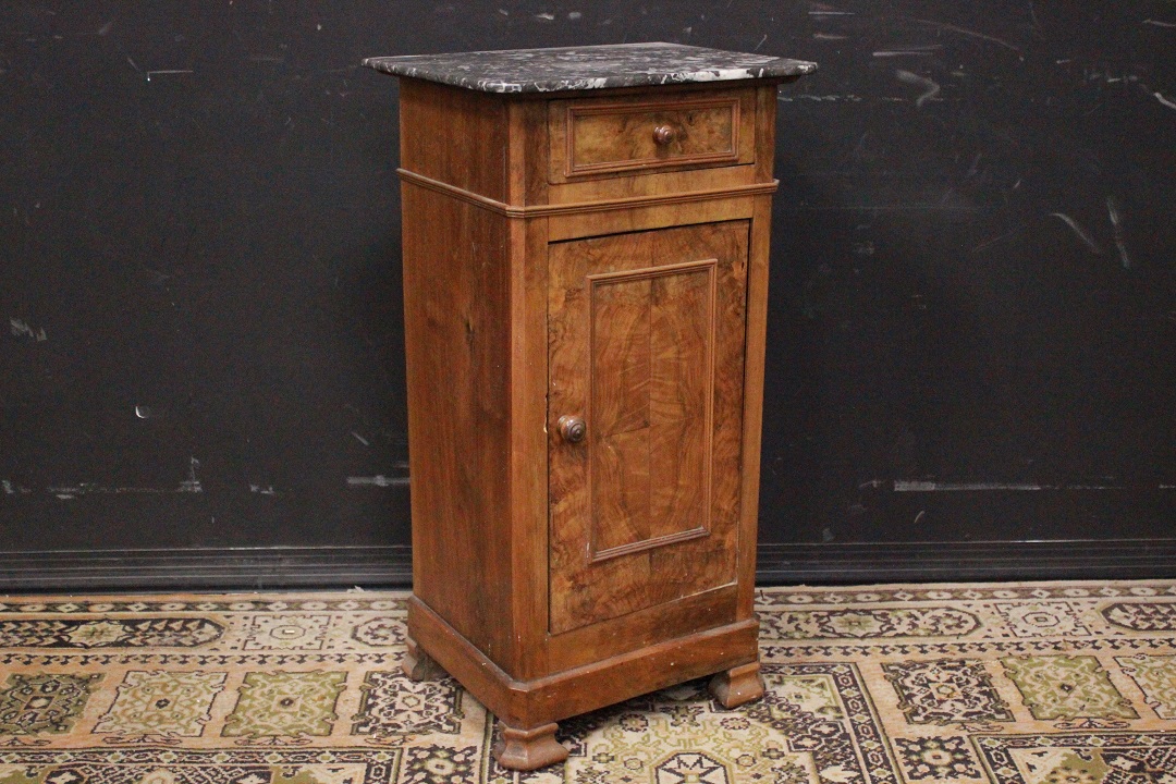 1096_comodino_mobiletto_legno_marmo_scuro_Novecento_XX_secolo_francese_Francia_FRA_0