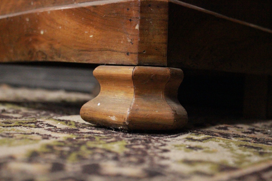 1096_comodino_mobiletto_legno_marmo_scuro_Novecento_XX_secolo_francese_Francia_FRA_10