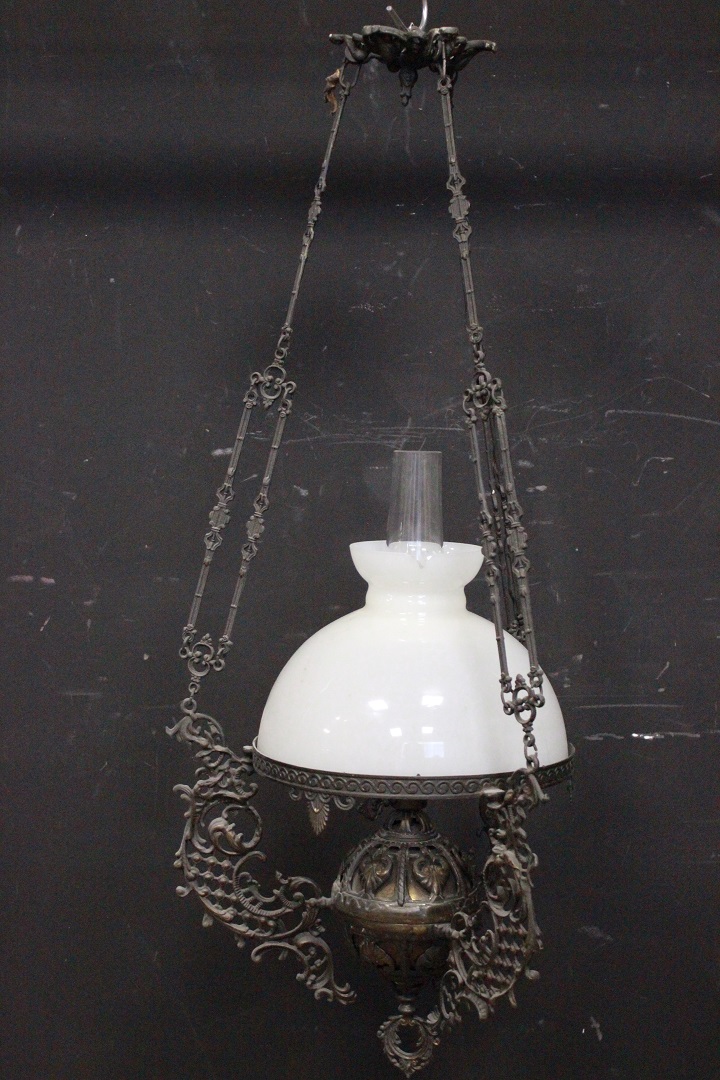 1120_lampadario_1_uno_una_luce_palla_bianca_sfera_seconda_metà_X_secolo_Brescia_Roncadelle_0