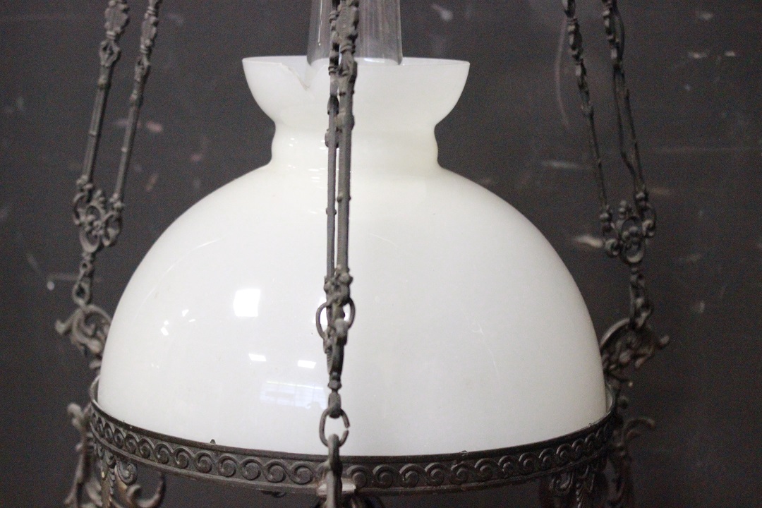 1120_lampadario_1_uno_una_luce_palla_bianca_sfera_seconda_metà_X_secolo_Brescia_Roncadelle_1