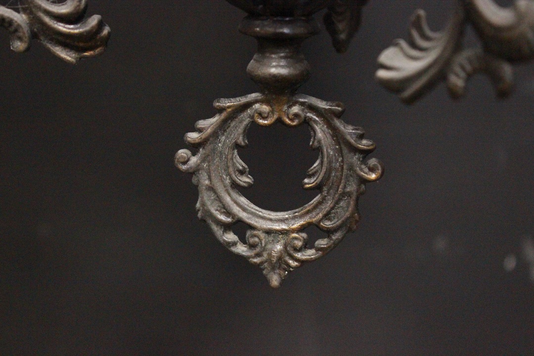 1120_lampadario_1_uno_una_luce_palla_bianca_sfera_seconda_metà_X_secolo_Brescia_Roncadelle_3