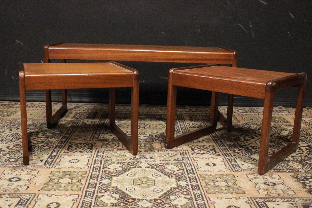 1170_tris_tavolini_nido_incastro_inglesi_originali_legno_english_original_coffee_table_set_three_triple_wood_Brescia_Roncadelle_UK_4