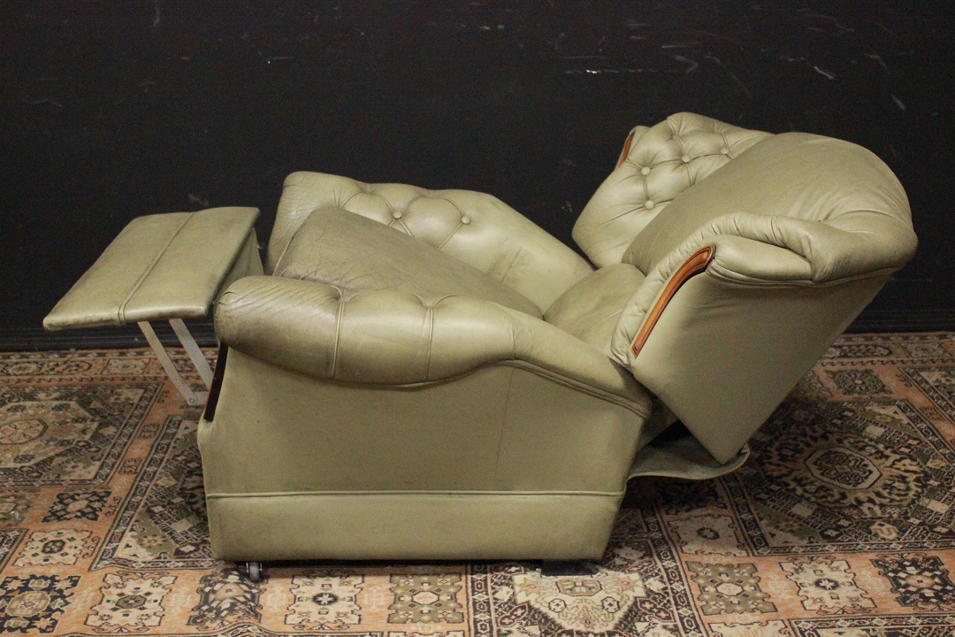 1180_poltrona_reclinabile_armchair_recliner_Chesterfield_Chester_originale_original_bergere_leather_pelle_verde_pallido_green_legno_wood_Brescia_Roncadelle_inglese_UK_7