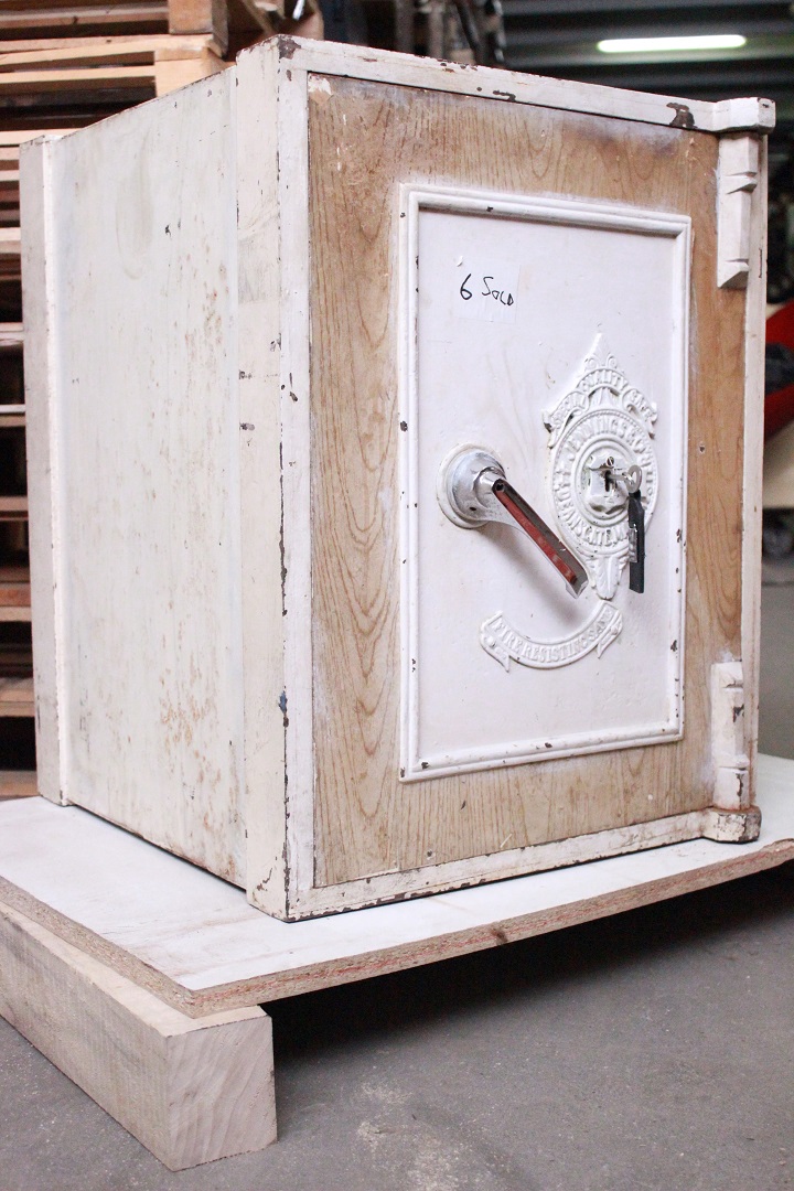 1193_cassaforte_safe_inglese_english_bianco_white_texture_legno_chiave_key_Brescia_Roncadelle_800_1800_XIX_secolo_Inghilterra_UK_0