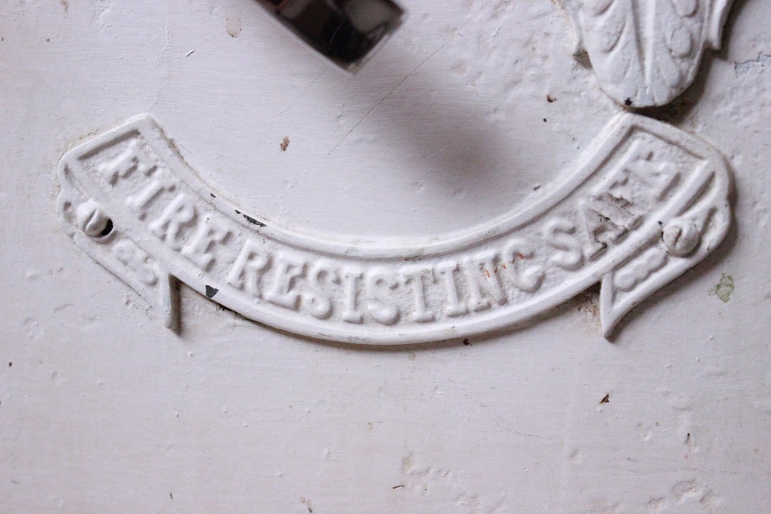 1193_cassaforte_safe_inglese_english_bianco_white_texture_legno_chiave_key_Brescia_Roncadelle_800_1800_XIX_secolo_Inghilterra_UK_5