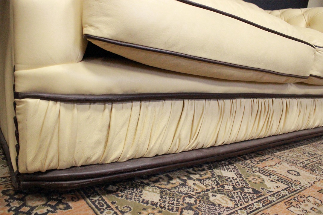 1196_Divano_Sofa_Chester_Chesterfield_Dellbrook_3_tre_posti_three_seater_club_leather_pelle_creme_crema_marrone_brown_originale_original_Brescia_Roncadelle_english_inglese_UK_7