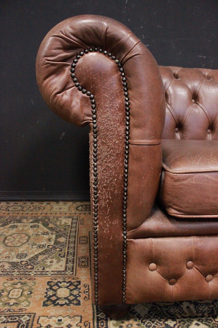 1213_Divano_Sofa_Chester_Chesterfield_club_leather_pelle_marrone_chiaro_light_brown_originale_original_Brescia_Roncadelle_english_inglese_UK_1