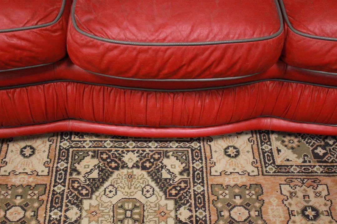 _Divano_Sofa_Chester_Chesterfield_club_tre_3_three_posti_seater_leather_pelle_rosso_red_grigio_grey_originale_original_Brescia_Roncadelle_english_inglese_UK_2